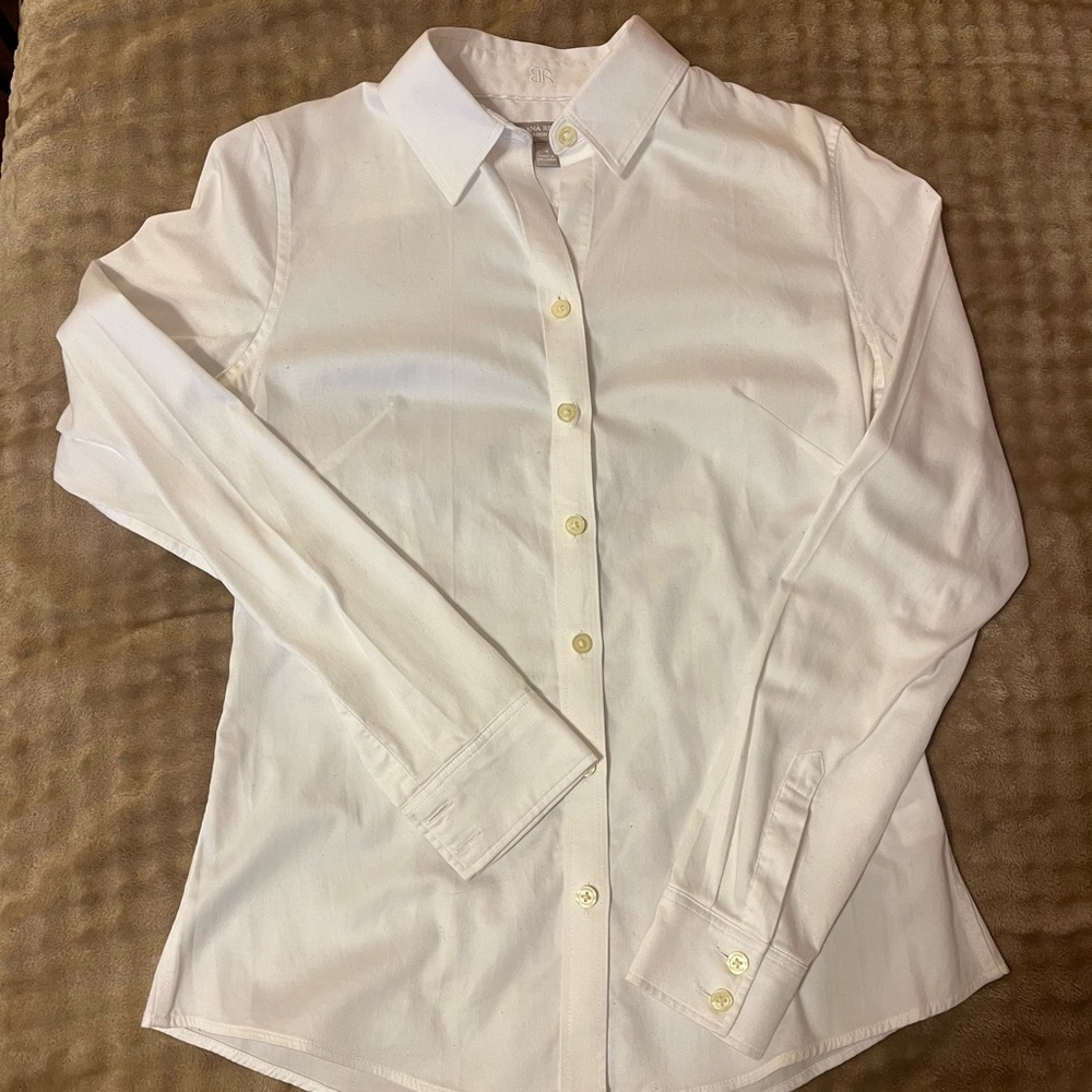 Banana Republic fitted button up!